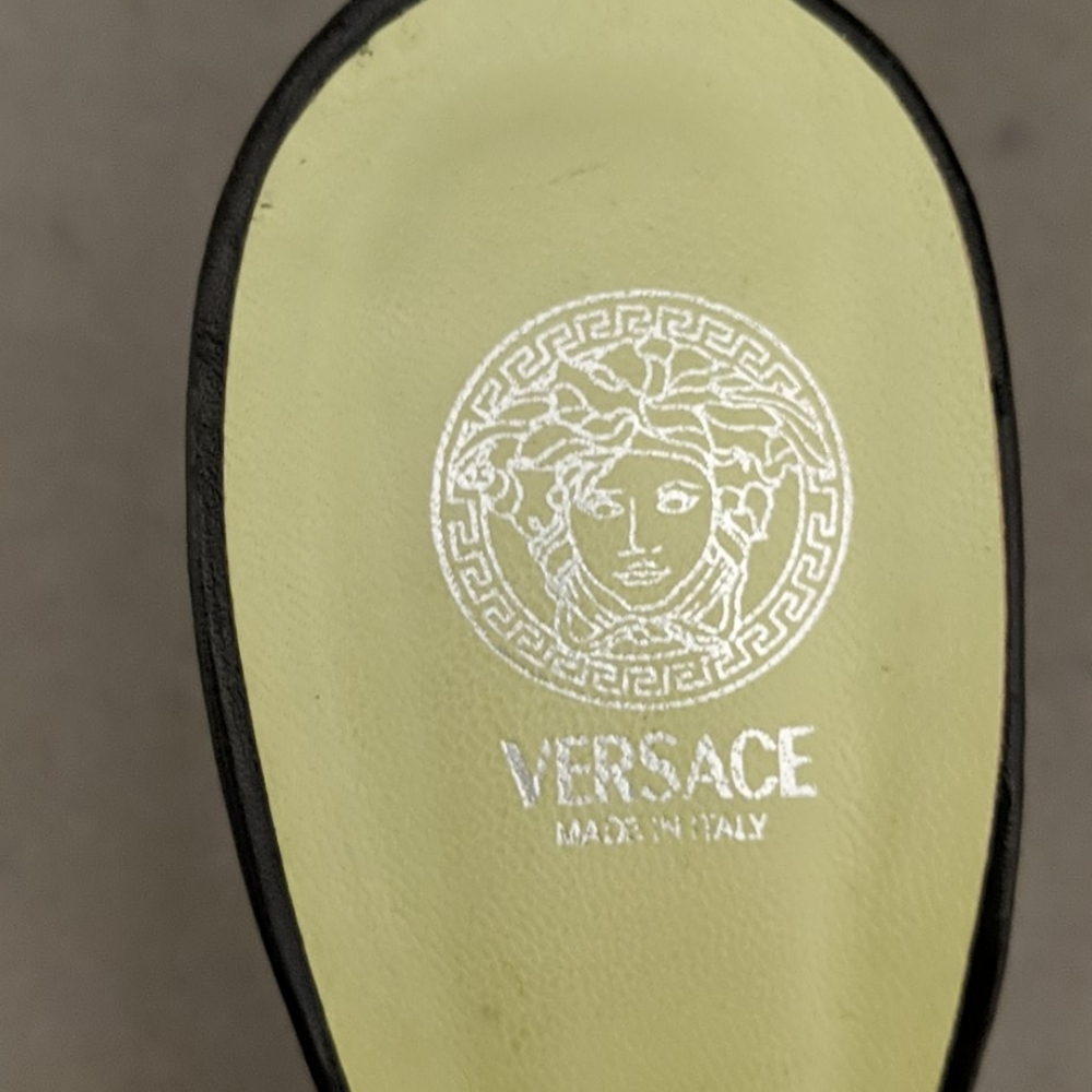Shoes - Picture 3 of 4